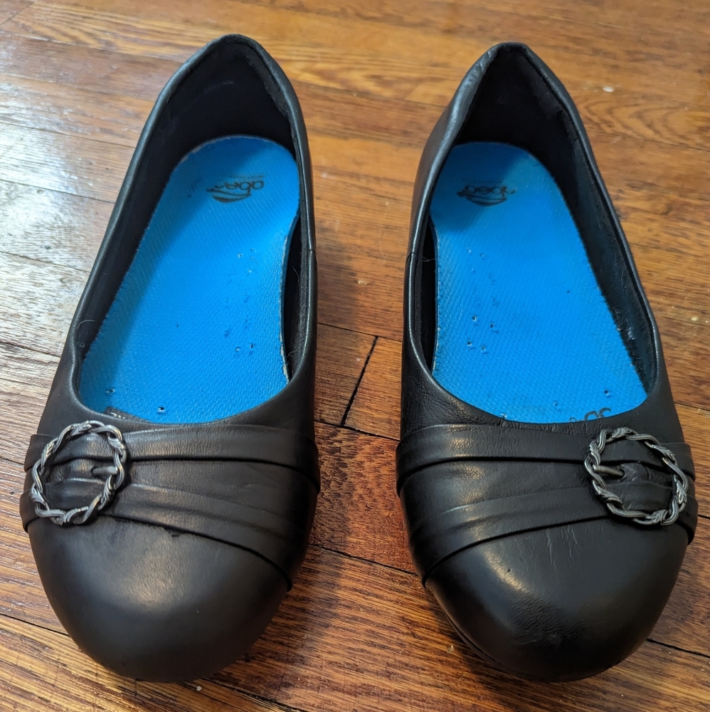 Abeo Black Flats